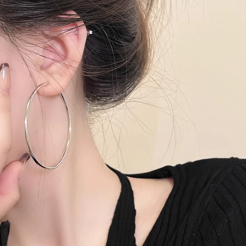 S999 Silver Brutalist Oversized Cartilage Seamless Earrings